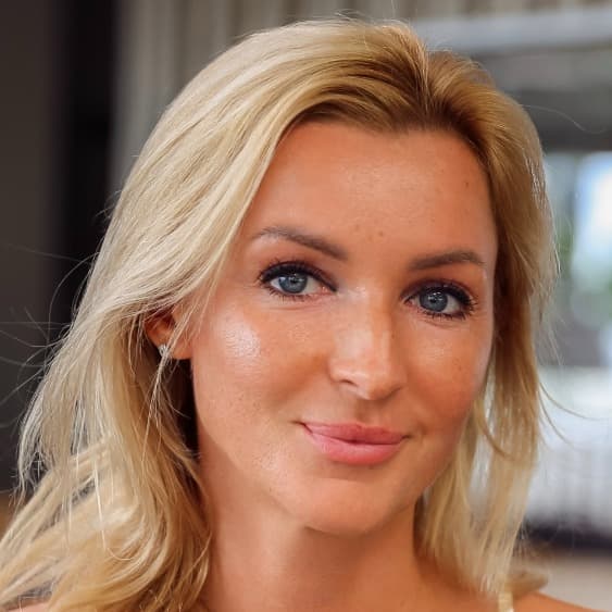 Елена Модестоу